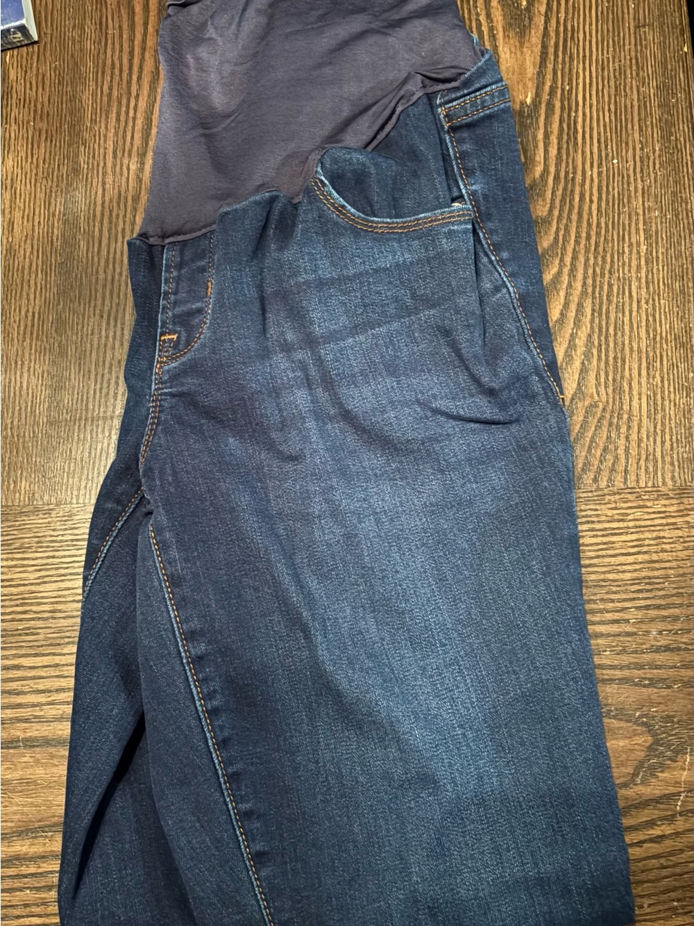 Maternity jeans size 8